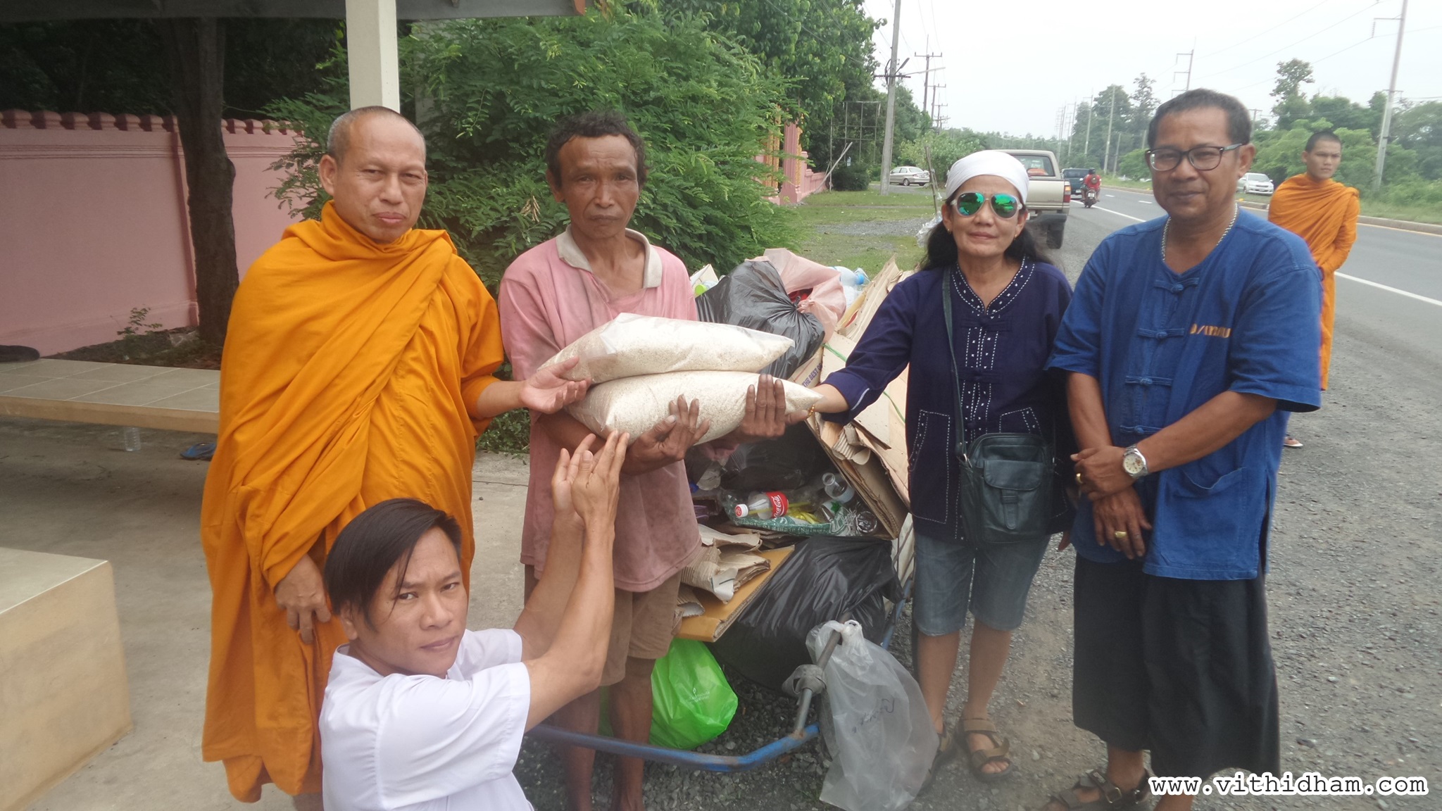 โครงการธานน้ำใจสู่ชาวพุทธครั้งที่ ๑๒
