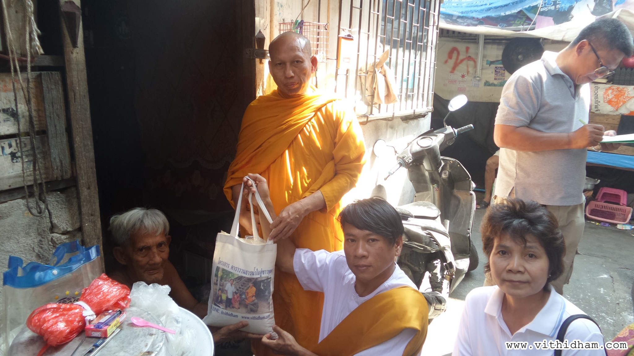 โครงการธานน้ำใจสู่ชาวพุทธครั้งที่ ๔๒