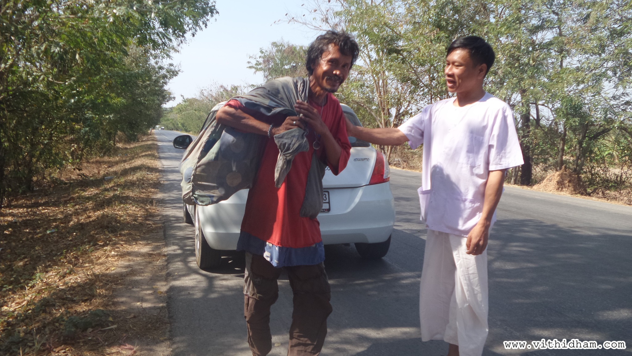 โครงการธานน้ำใจสู่ชาวพุทธ