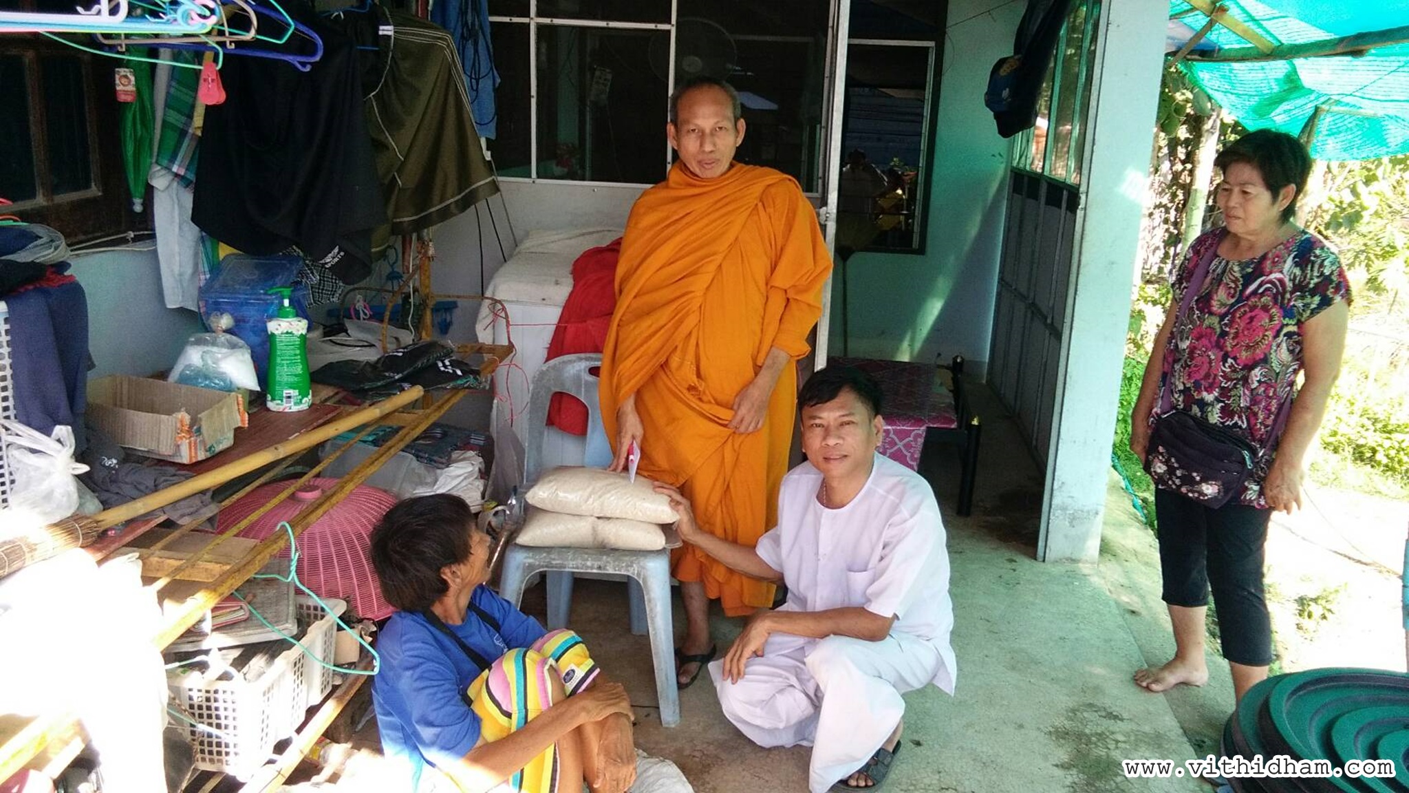 โครงการธานน้ำใจสู่ชาวพุทธ